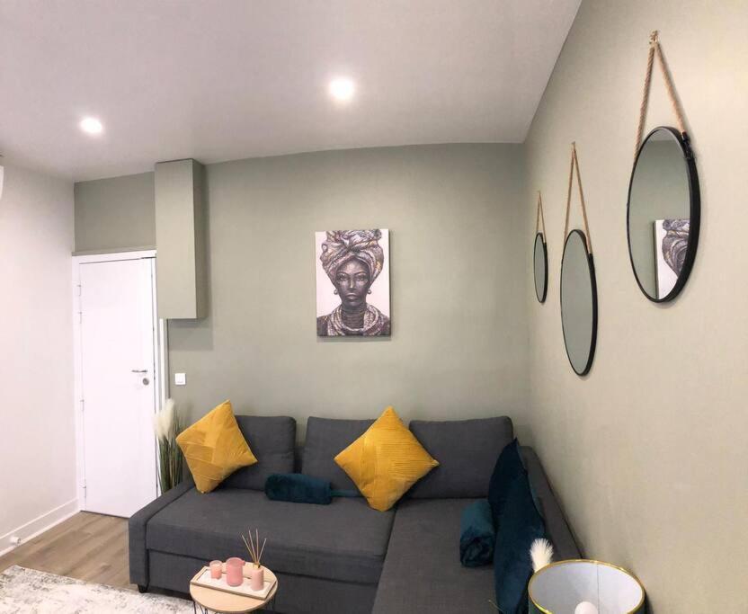 Lechapee Belle A 2 Min Du Metro 9 Robespierre Porte De Montreuil Apartment
